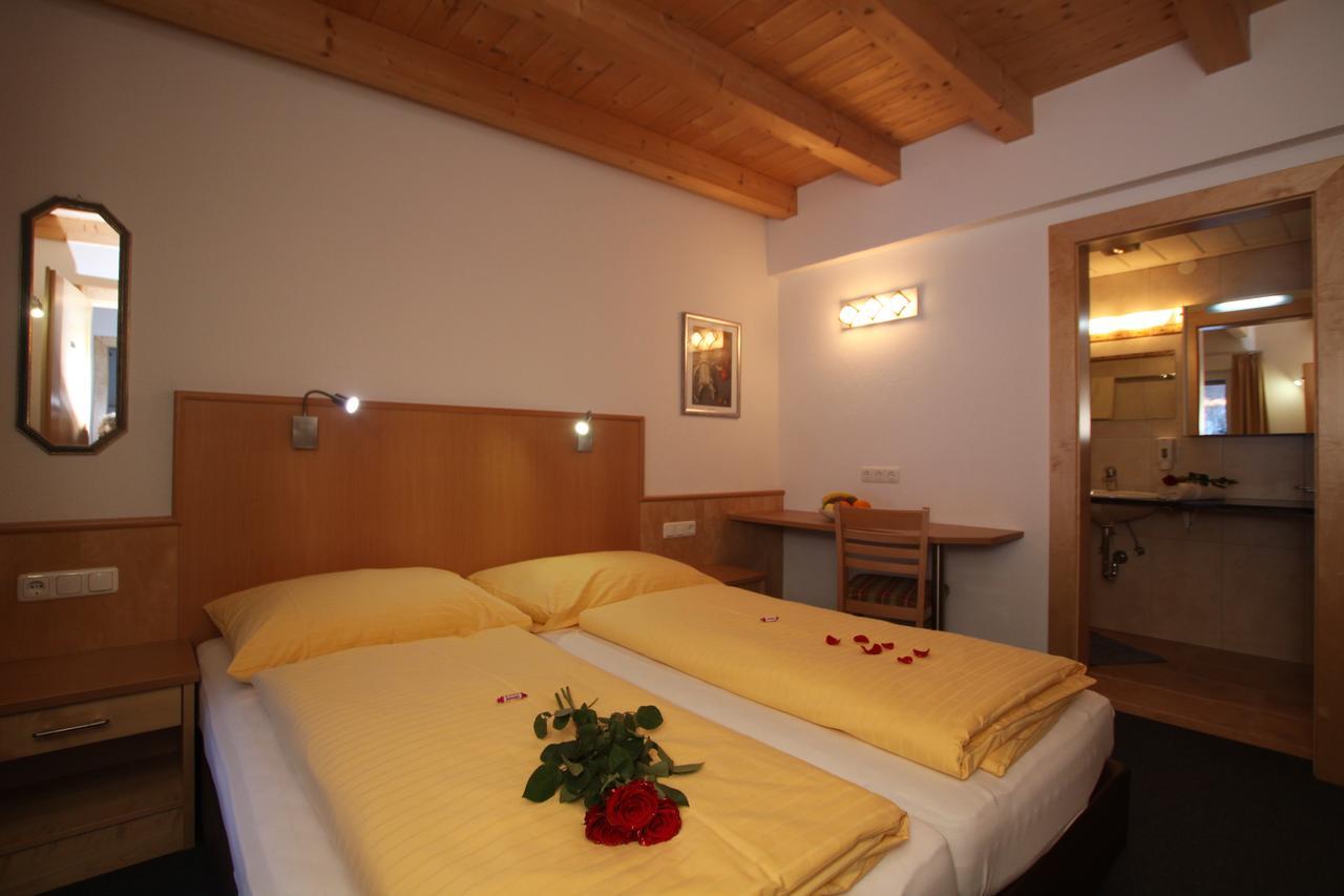 Gaestehaus Alpina Sankt Anton am Arlberg Ngoại thất bức ảnh