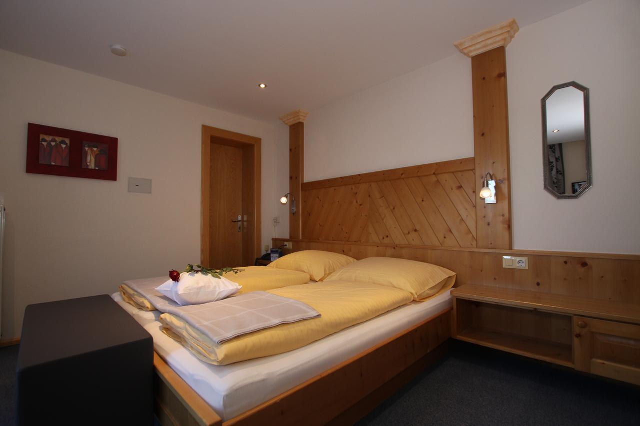 Gaestehaus Alpina Sankt Anton am Arlberg Ngoại thất bức ảnh