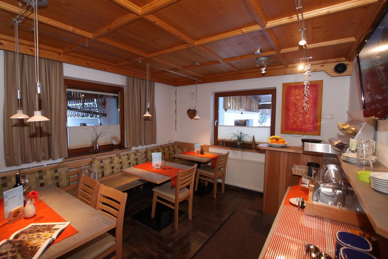Gaestehaus Alpina Sankt Anton am Arlberg Ngoại thất bức ảnh