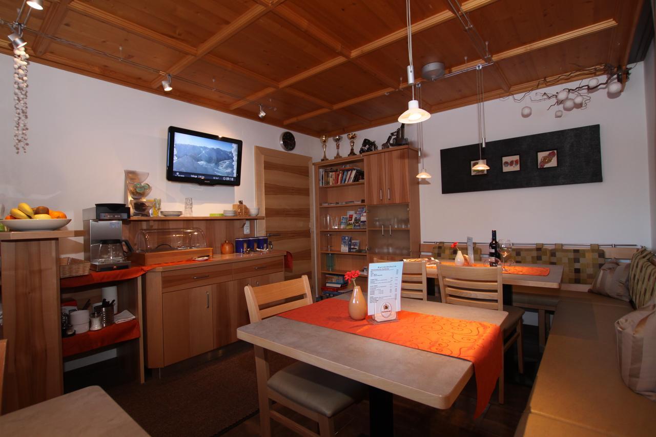 Gaestehaus Alpina Sankt Anton am Arlberg Ngoại thất bức ảnh