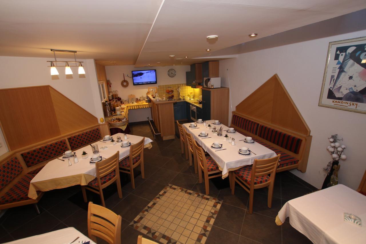 Gaestehaus Alpina Sankt Anton am Arlberg Ngoại thất bức ảnh